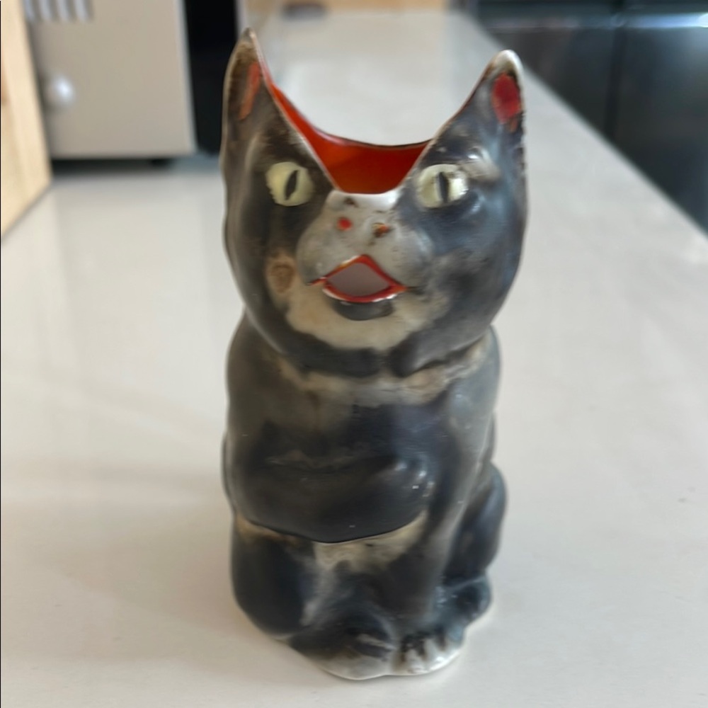Black and Gray Ceramic Art Piece